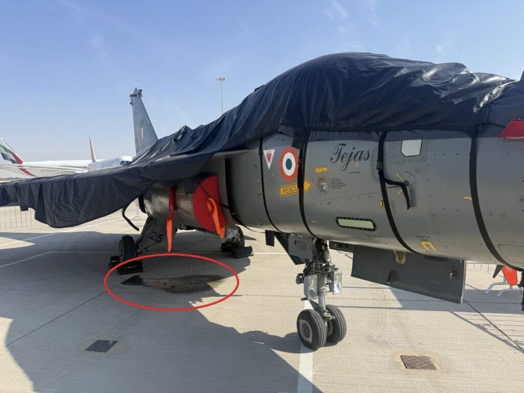 tejas, tejas crash, tejas fighter jet, dubai air show, dubai air show 2025, tejas crash dubai airshow, indian jet crash, dubai air show crash, tejas crash dubai, dubai airshow, indian tejas, hal tejas,
