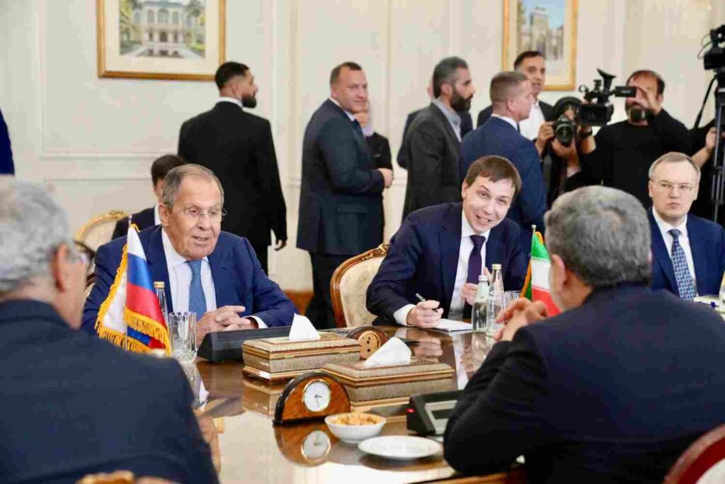 Talks between the Iranian and Russian delegations, led by the foreign ministers of both countries.